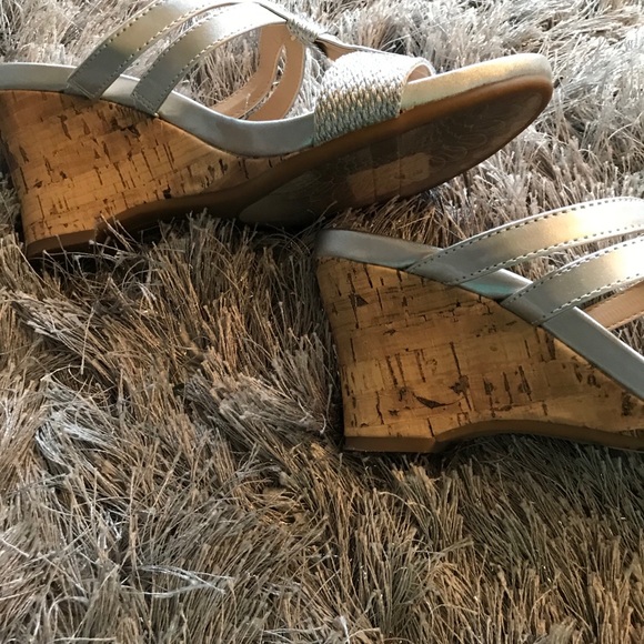 MOOTSIES TOOTSIES Silver wedge sandals 7 - Picture 4 of 5